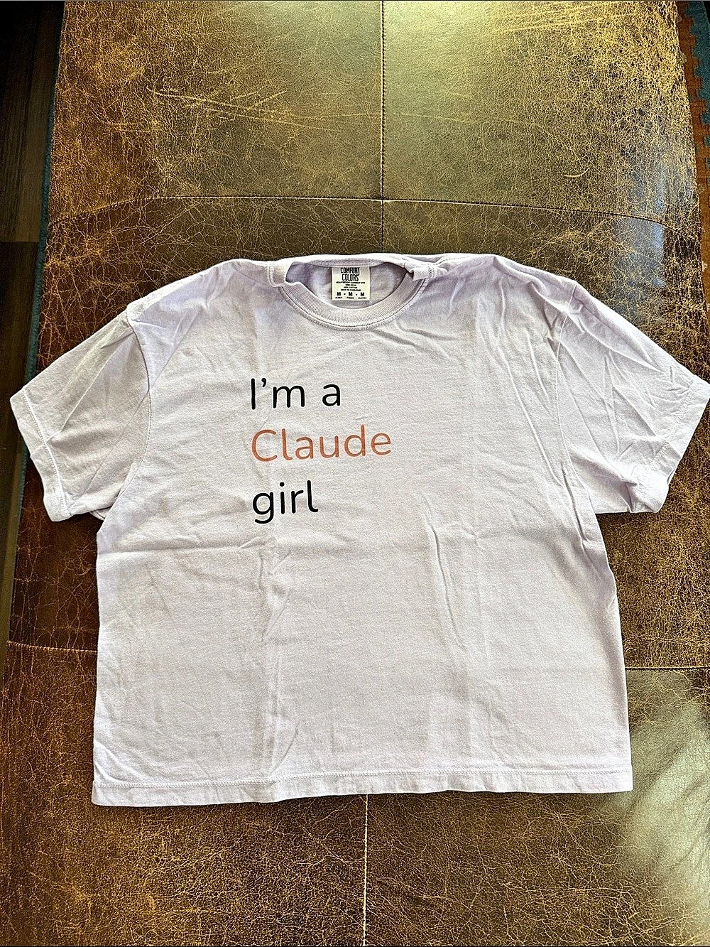 I’m a Claude Girl short Graphic Tee Women's Medium Cotton